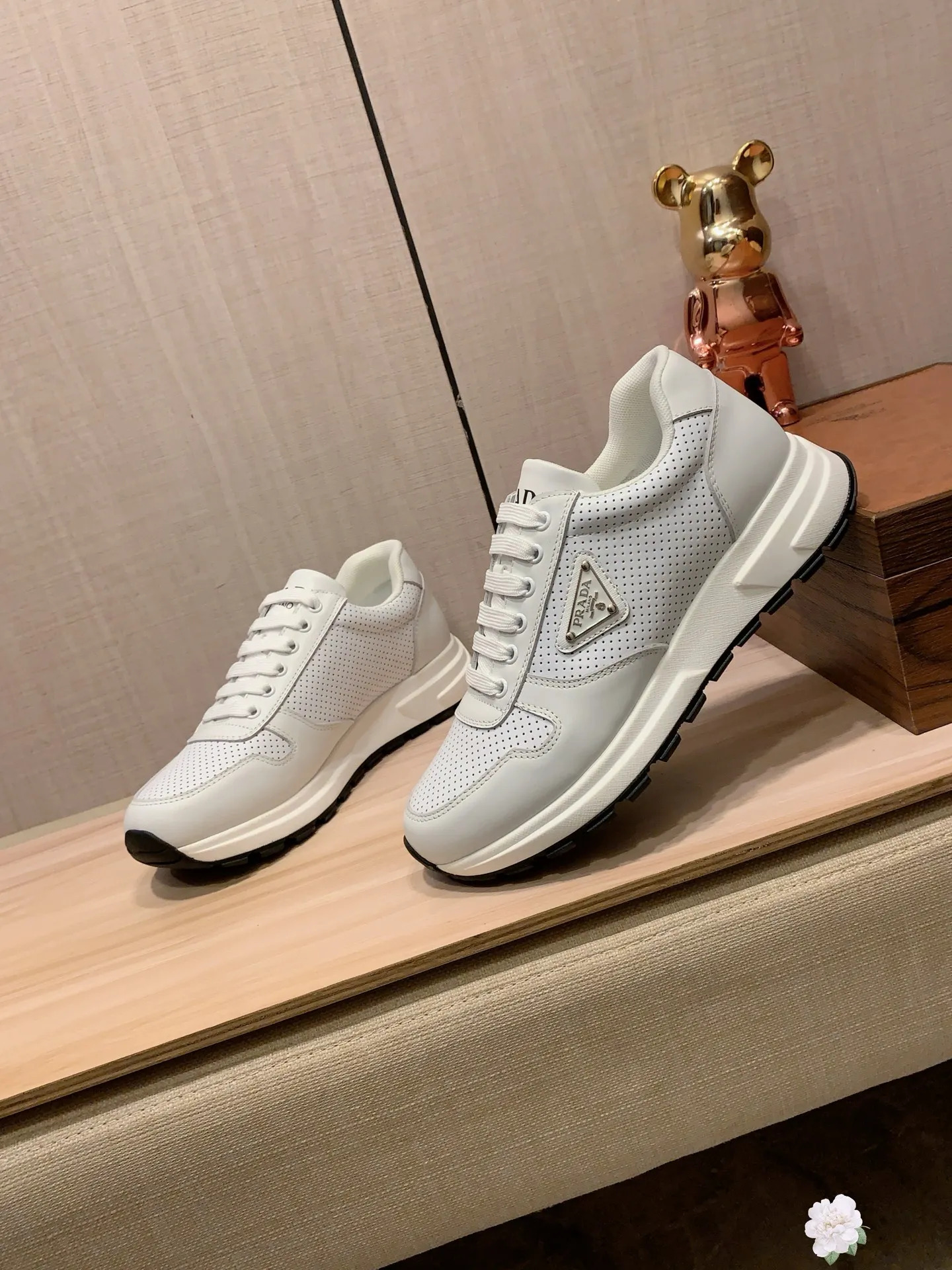 Men's Men's Shoes💰420💰💰🎩🎩[Lightning][Lightning] "PRADA*" The latest and most popular casual shoes, top brand [seduce] luxury~purchase, top~quality. [Strong] The upper is made of imported breathable cowhide with material ➕ breathable sheepskin feet (•) and fine workmanship. The original stylish and stylish soft rubber wear-resistant and non-slip outsole is light and comfortable on the feet. The real thing looks better when photographed. 085: code: 38-44, 3️⃣ colors selected